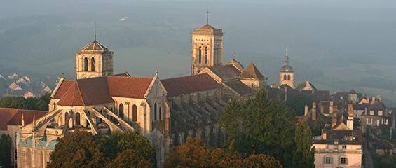 L'Abbaye de Vézelay sur les chemins de Compostelle