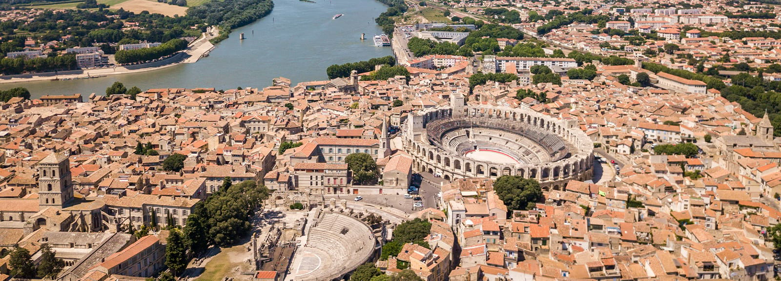 Arles et ses arènes - AdobeStock Sen