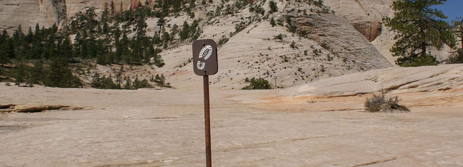 Panneau randonnée dans les paysages d'Espagne