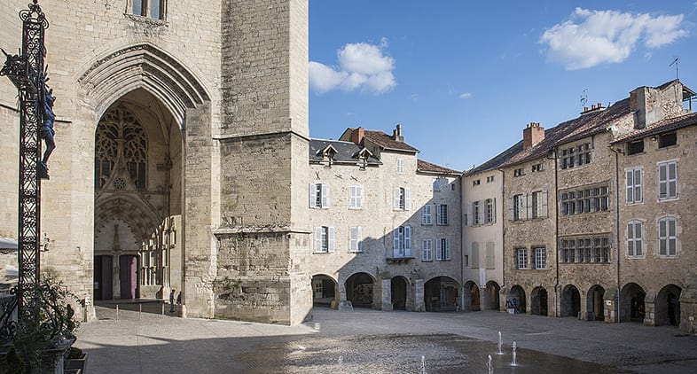 Villefranche-de-Rouergue, bastide sur le chemin de Conques à Toulouse