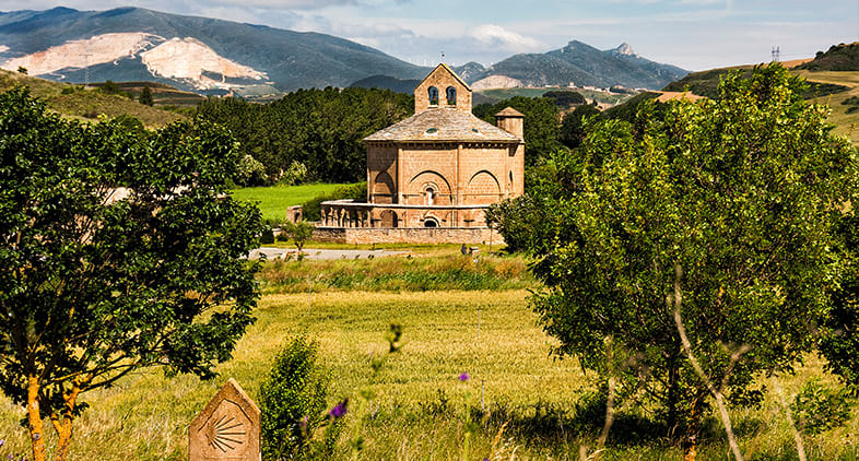 AdobeStock - Photostime La chapelle Sainte-Marie d'Eunate en Navarre