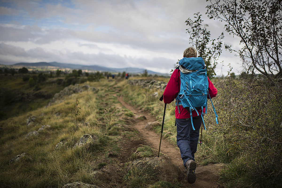 Randonneuse sur le chemin de Compostelle - TVattard