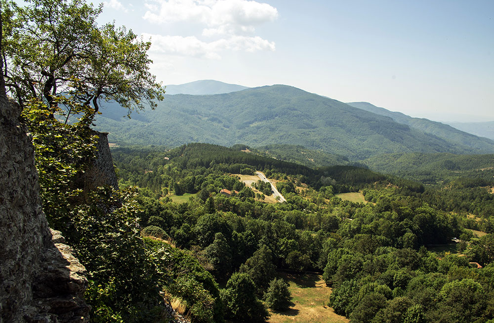 Dans le massif des Apennins sur le chemin de Saint-François d'Assise - AdobeStock - Olga