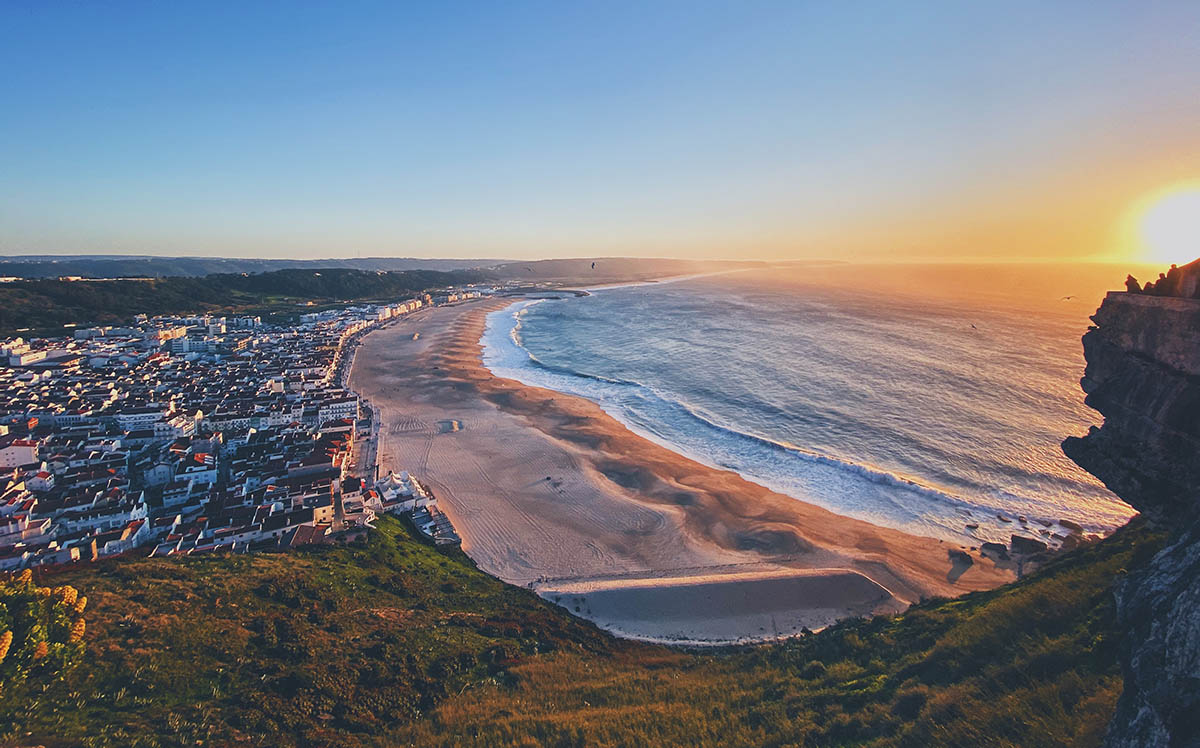 Nazare au Portugal - Unsplash - JanVt