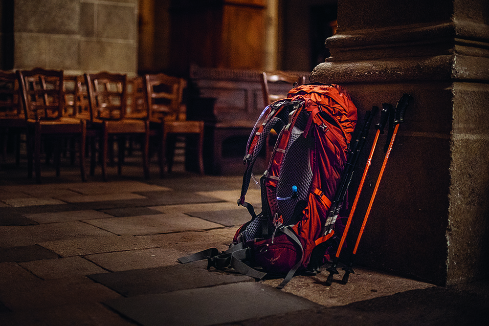 Sac à dos de pèlerin sur le chemin de Compostelle - TVattard