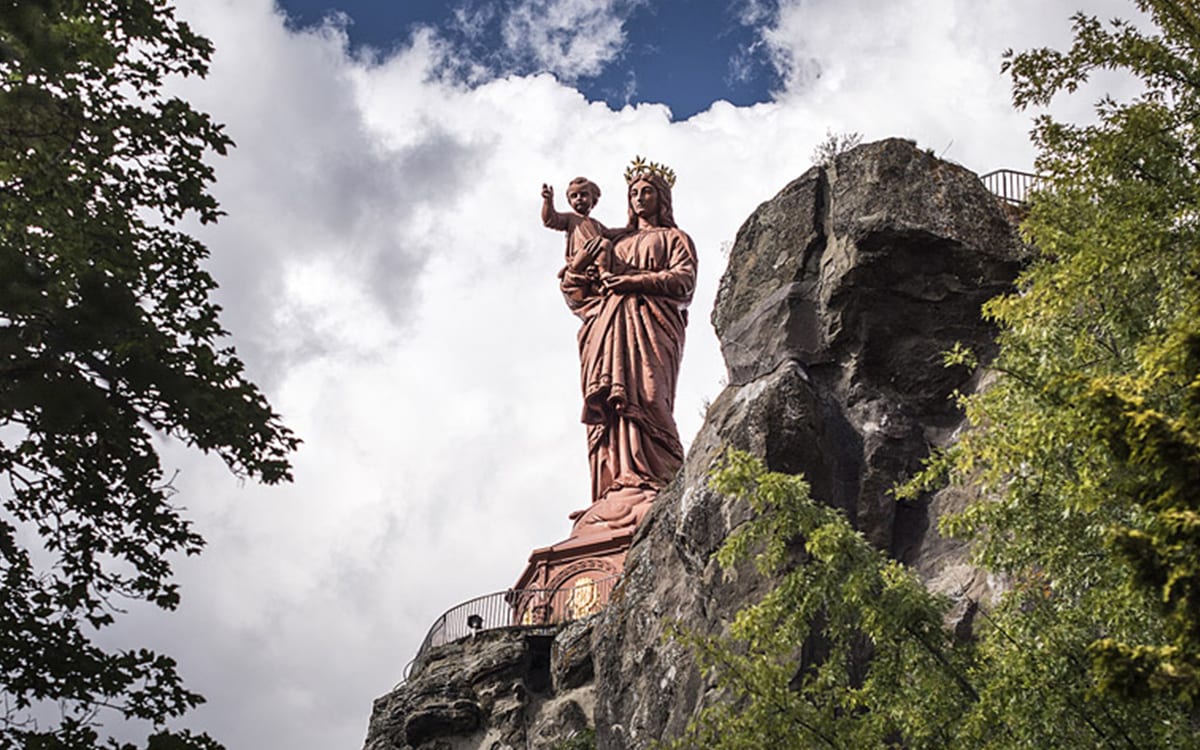 La statue Notre-Dame-de-France au Puy-en-Velay - TVattard