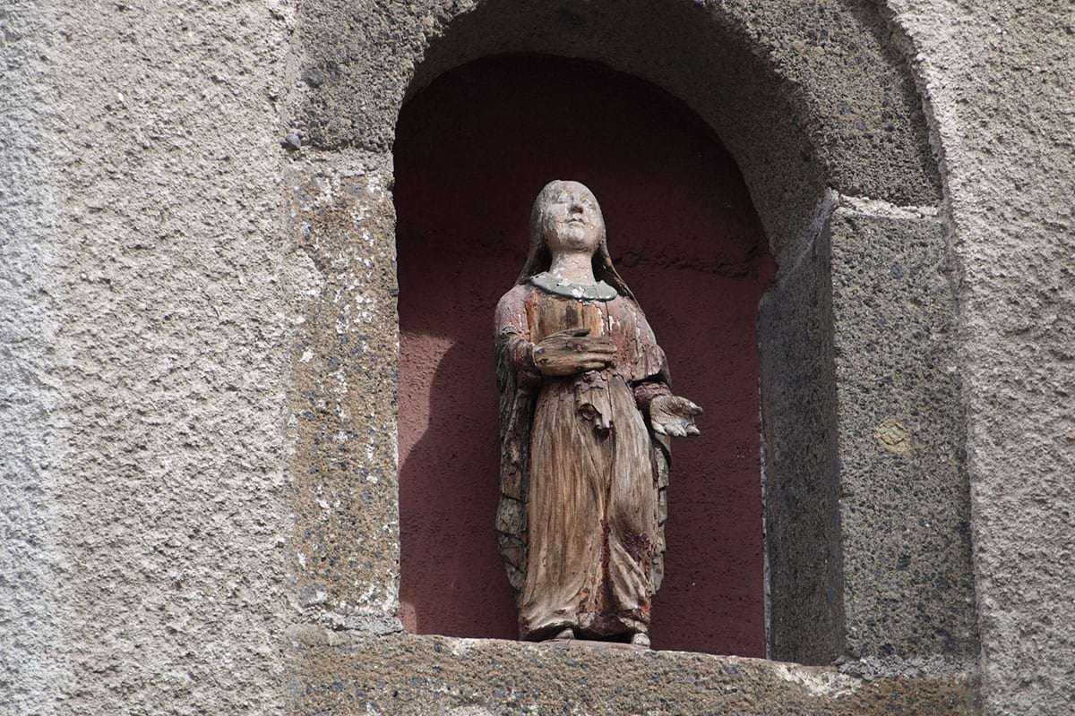 Statue de la vierge noire, relique sur le chemin de Compostelle - LBello