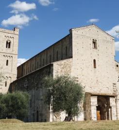 Eglise entre Sienne et Viterbo