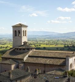 Vallée autour de la ville d'Assise