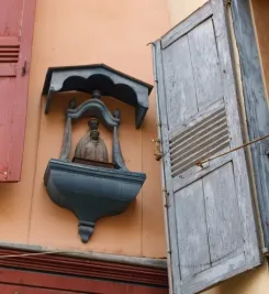 Statuette au Puy-en-Velay