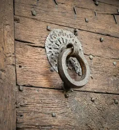 Porte monumental sur la Voie du Puy