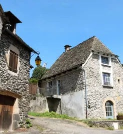 Village sur le chemin de Compostelle