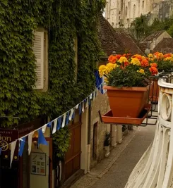 Balcon fleuri à Rocamadour
