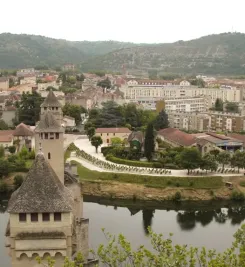 Vue de village sur le chemin