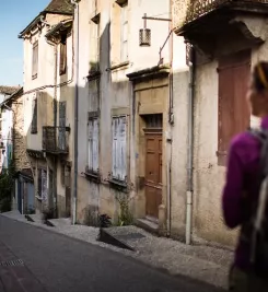 Randonneuse sur le chemin de Compostelle