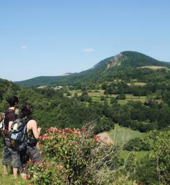 Randonneuses sur le Chemin de Cluny