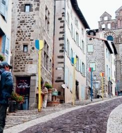 Arrivée au Puy-en-Velay chemin de Genève