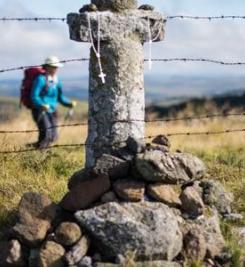 Pèlerin sur le plateau de l'Aubrac