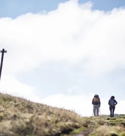 Randonneurs sur le chemin de Saint-Guilhem