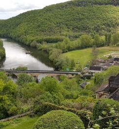 Vue sur la commune de Castelnaud-la-Chapelle