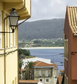 Ville en bord de mer sur le Camino Frances