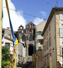 le-puy-vue-cathedral