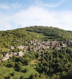 vue-sur-conques-chemin