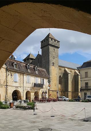 Beaumont du Périgord, sur le chemin de Bergerac à Rocamadour