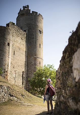 Randonneuse sur le chemin de Compostelle près de Najac