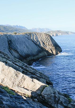 Falaises sur le Camino Norte en Espagne