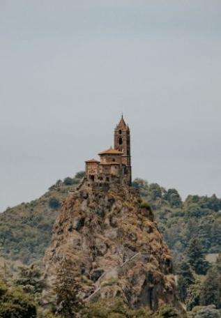 le puy en velay alina warie