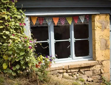 Village coloré sur le chemin de Compostelle