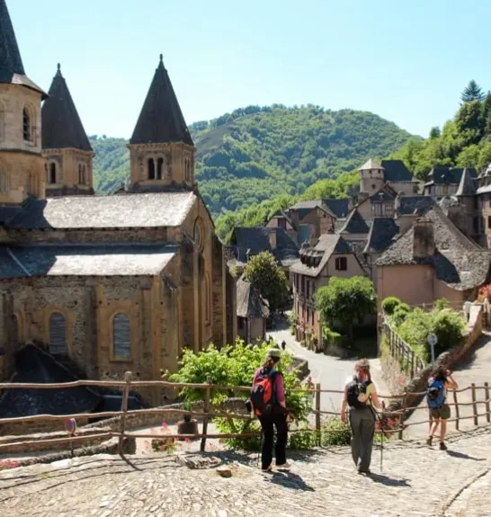 Traversée de Conques, chemin de Compostelle