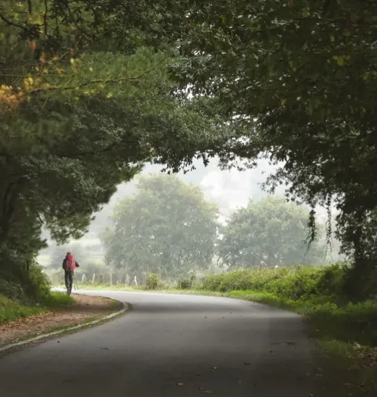 Randonneur sur le chemin de Compostelle