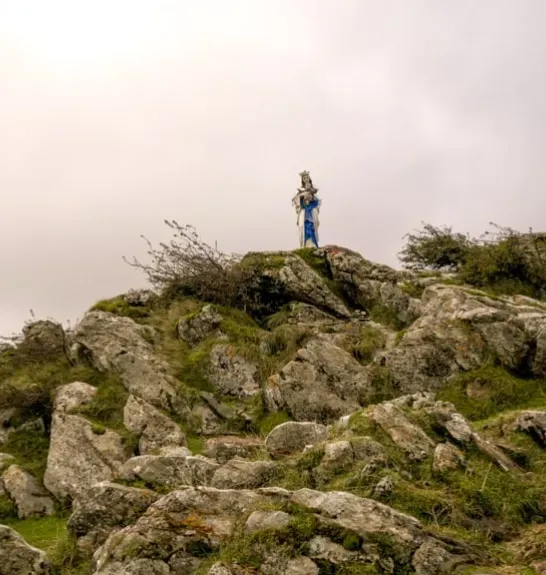 Pays-Basque statue de la Vierge de Biakorri