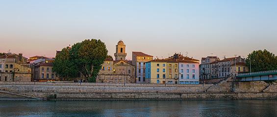 Arles au coucher de soleil