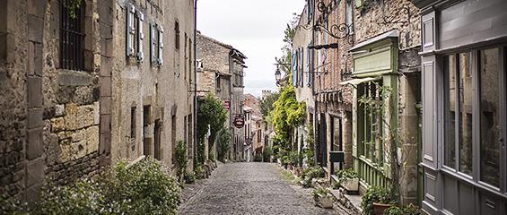 Ruelles de Cordes-sur-Ciel sur le chemin de Conques à Toulouse